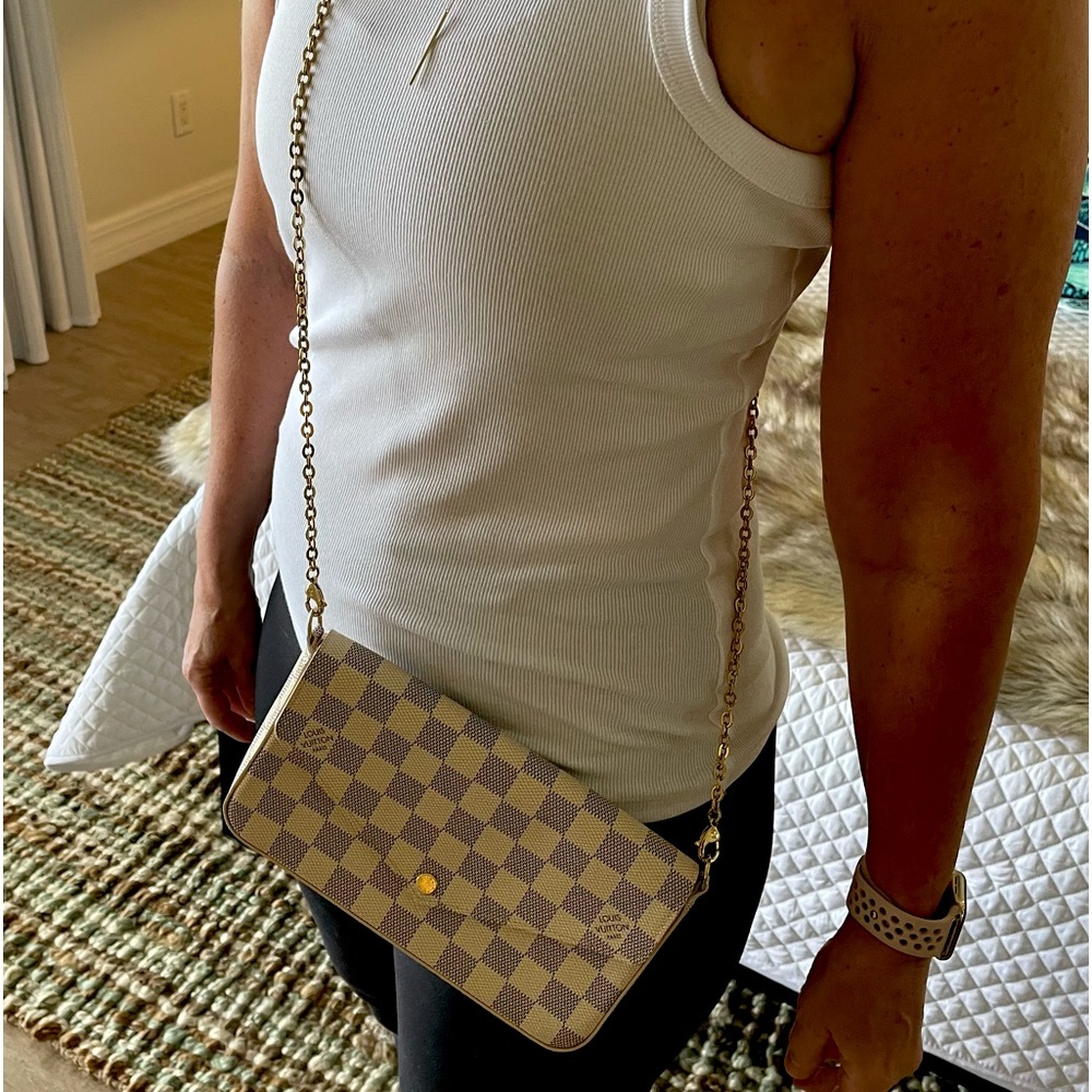 Authentic Louis Vuitton Pochette Félicie Crossbody purse with wallets